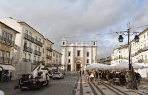 Visitar a histórica cidade de Évora