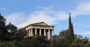 Revisitar e percorrer a história de Atenas